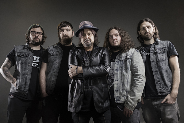 PHIL CAMPBELL AND THE BASTARD SONS: dal nuovo album “We’re The Bastards”, il video di “Son Of A Gun”
