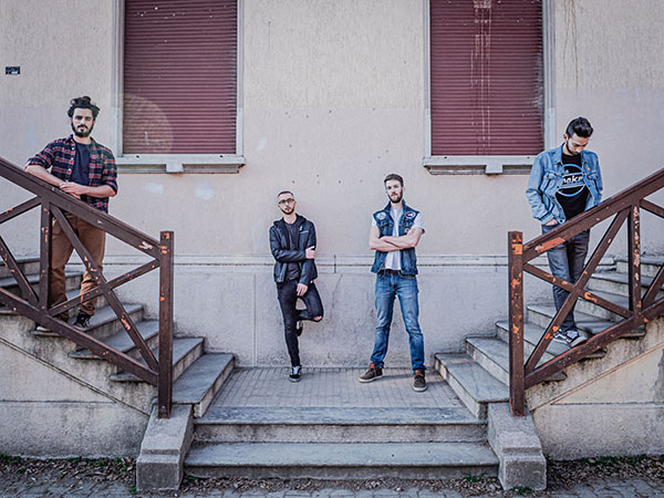 “La città era piena di rumore”, nuovo album per i Wet Floor