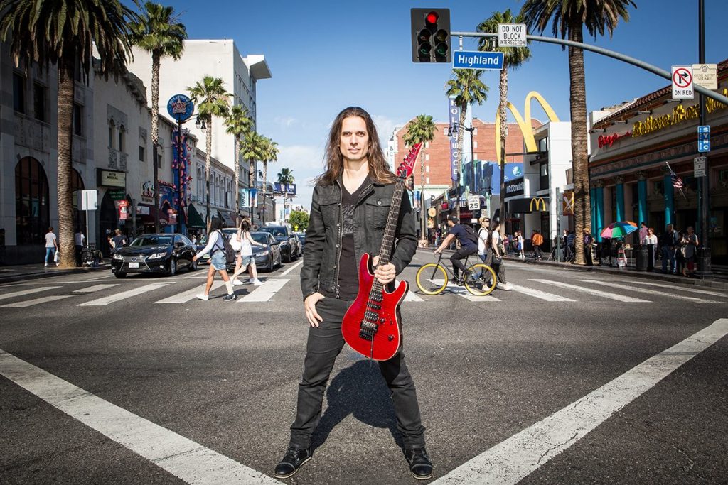 KIKO LOUREIRO: la data di pubblicazione del nuovo album