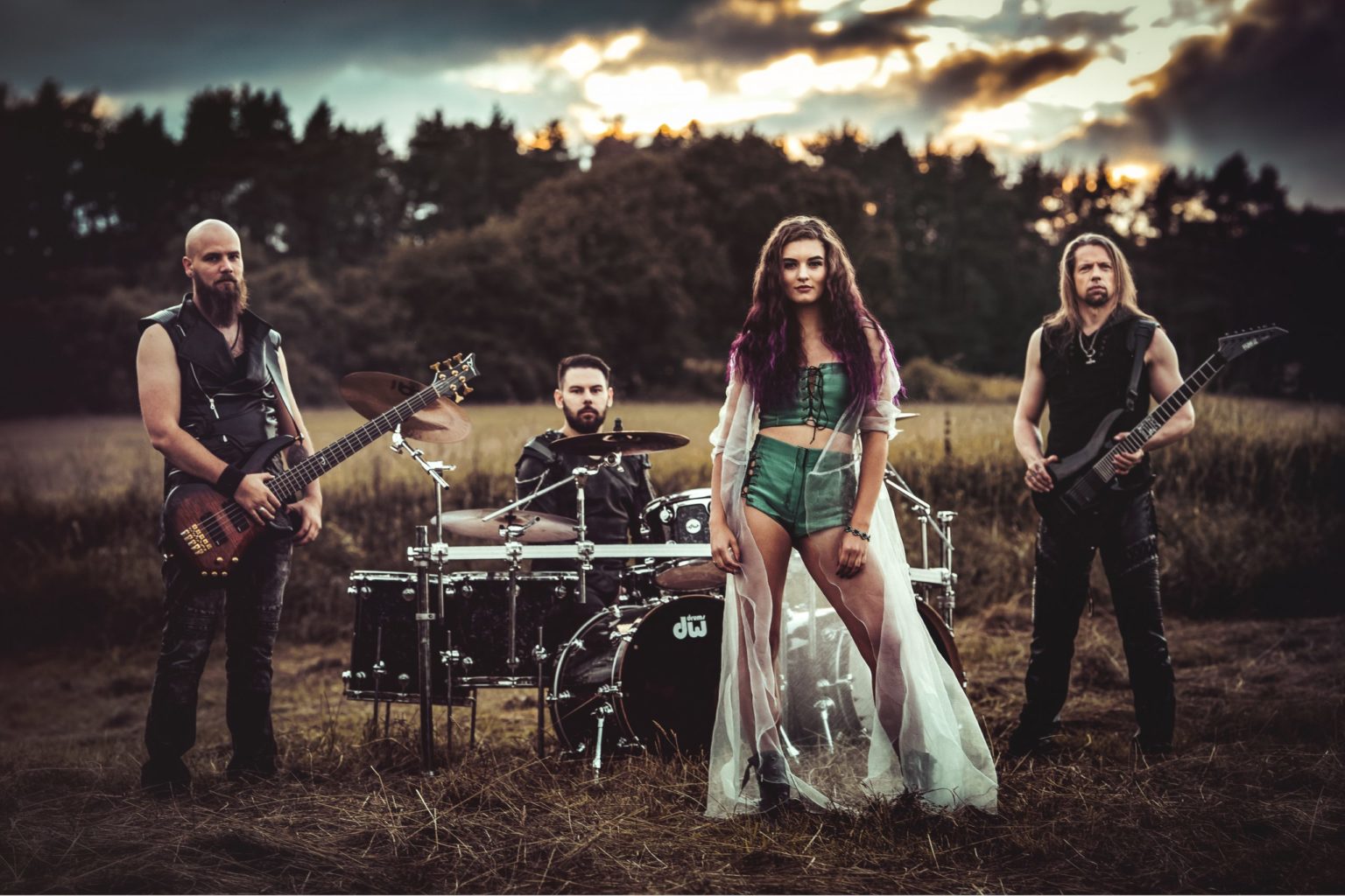 SURMA: membri di TÝR, BOHEMIAN METAL RHAPSODY ed ex-ARKONA, formano una band ed ecco il debut album