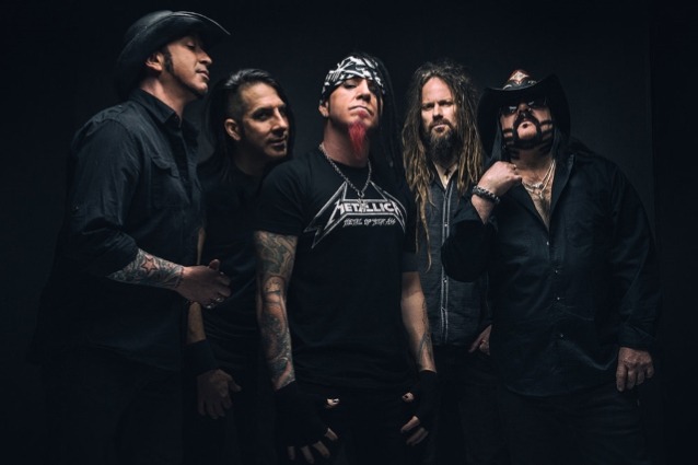 HELLYEAH: Tom Maxwell “Non ha senso continuare senza Vinnie Paul”