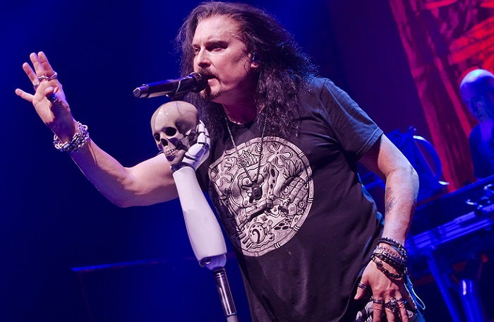DREAM THEATER: James LaBrie canta ‘Pull Me Under’ a cappella (Video)