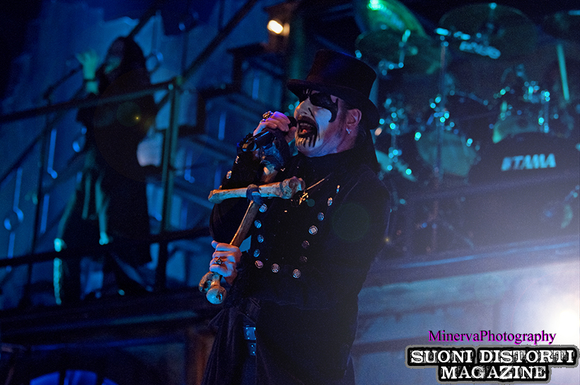 KING DIAMOND condivide una rara foto con il figlio di 4 anni