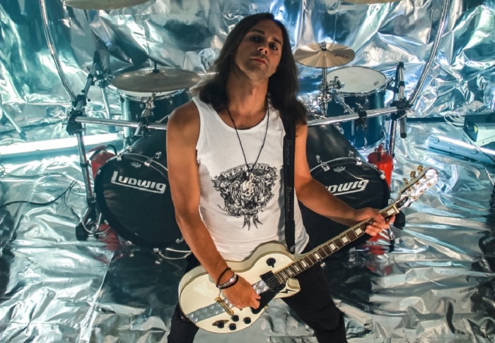 JOHN DALLAS: i dettagli del nuovo album ‘Love & Glory’ e il video di ‘I’ll Be Waiting’