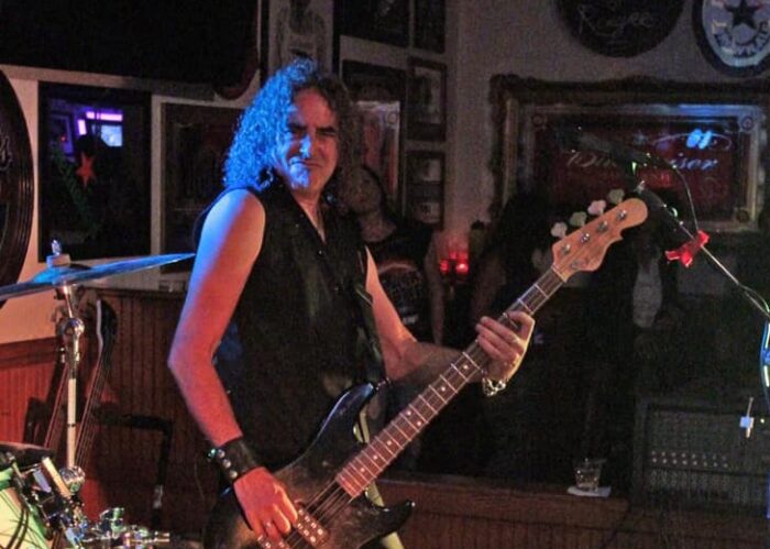 Ci lascia ROB FARR, bassista dei WARRIOR, a 58 anni