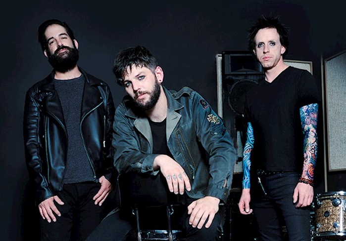 I THEM GUNS hanno rilasciato il nuovo singolo ‘Shot In The Dark’ in streaming