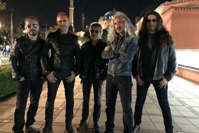 VANEXA: l’album ‘The Last In Black’ a Luglio, guarda i video di due nuovi singoli