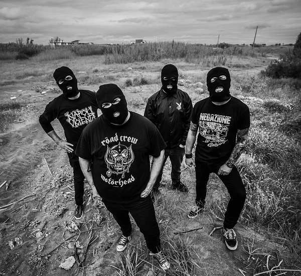 NAPOLI VIOLENTA: ascolta ‘Extreme Noise Terron’ dal nuovo disco ‘Neapolitan Power Violence’